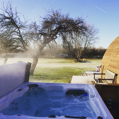 Hot tub glamping